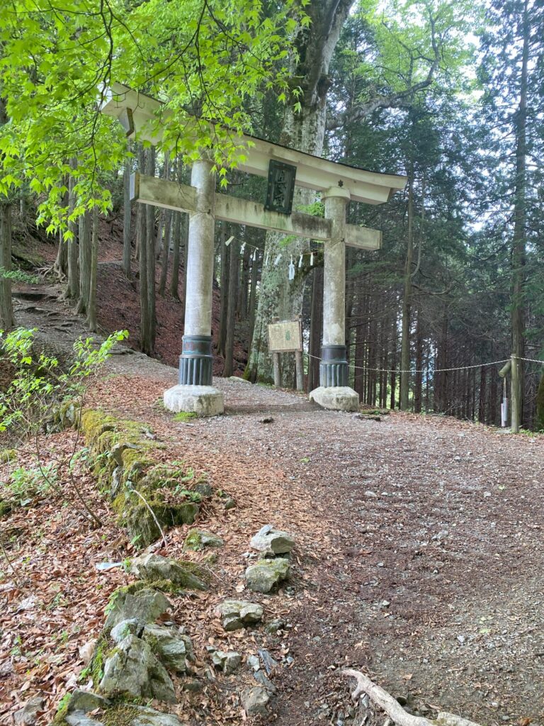 奥宮の三つ目の鳥居
