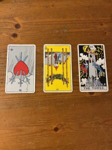 11月の運勢を占う三択タロットカード